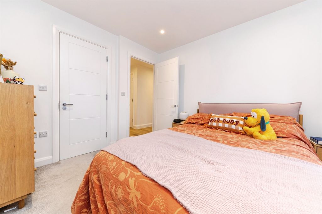 Additional image 9 of 2 bed flat for saleLeys Avenue, Letchworth Garden City SG6