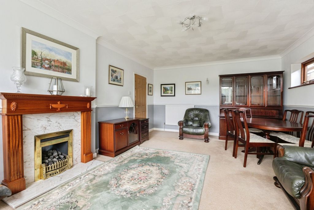 Property photo 3 of 17 Photo