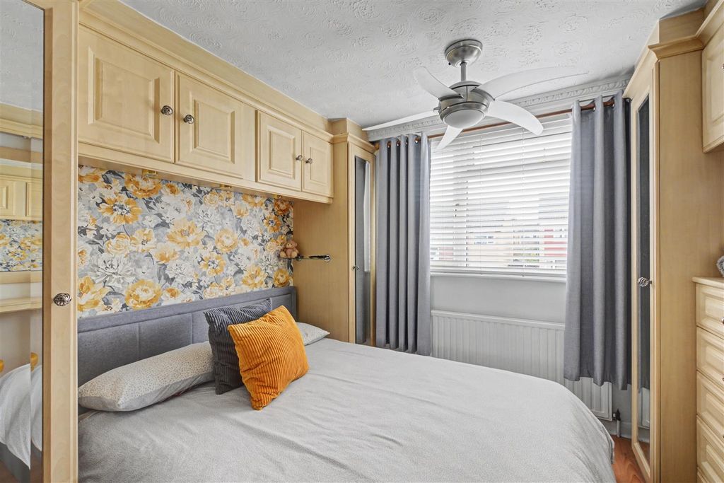 Property photo 3 of 17 Bedroom 1_2.Jpeg