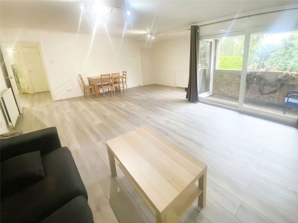 Property photo 3 of 10 Living Room