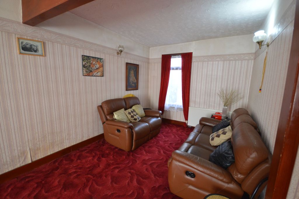 Property photo 3 of 9 2