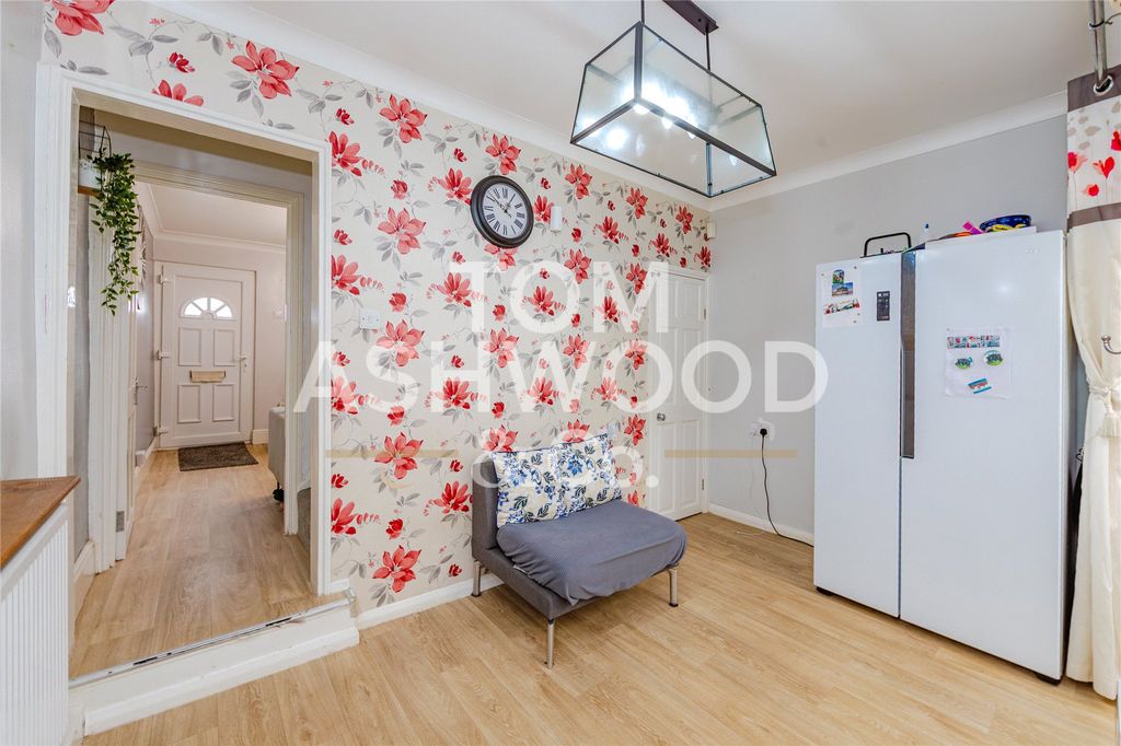 Property photo 3 of 15 Picture No. 02