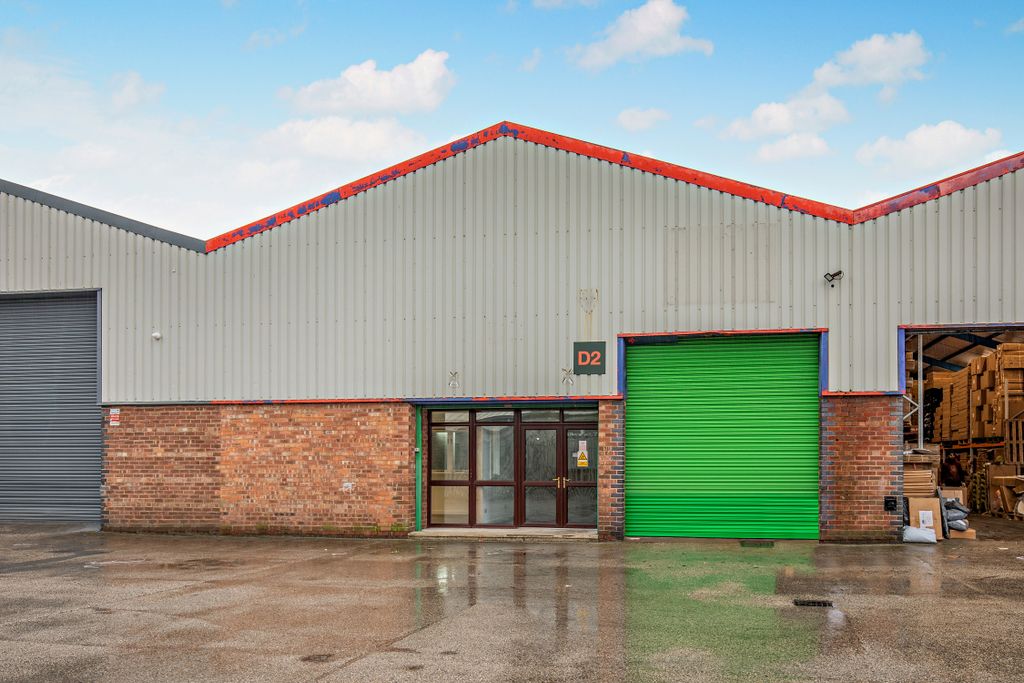 Property photo 2 of 17