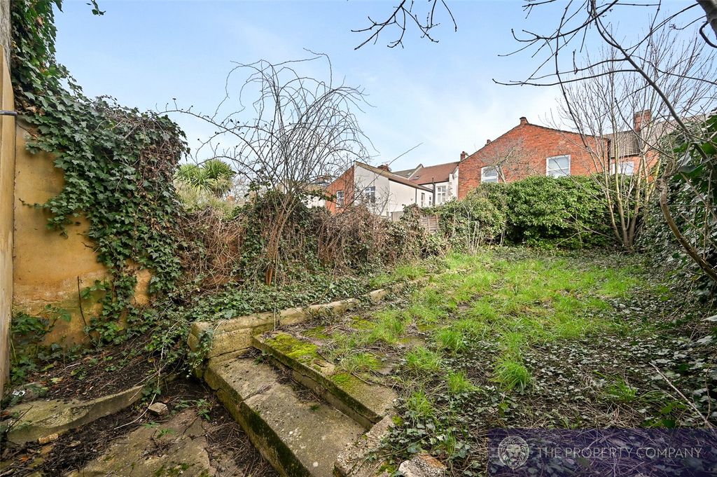 Property photo 2 of 10 Picture No. 32