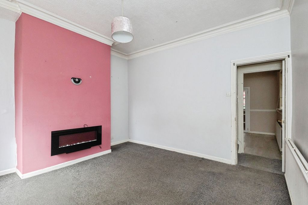 Property photo 3 of 17 Photo