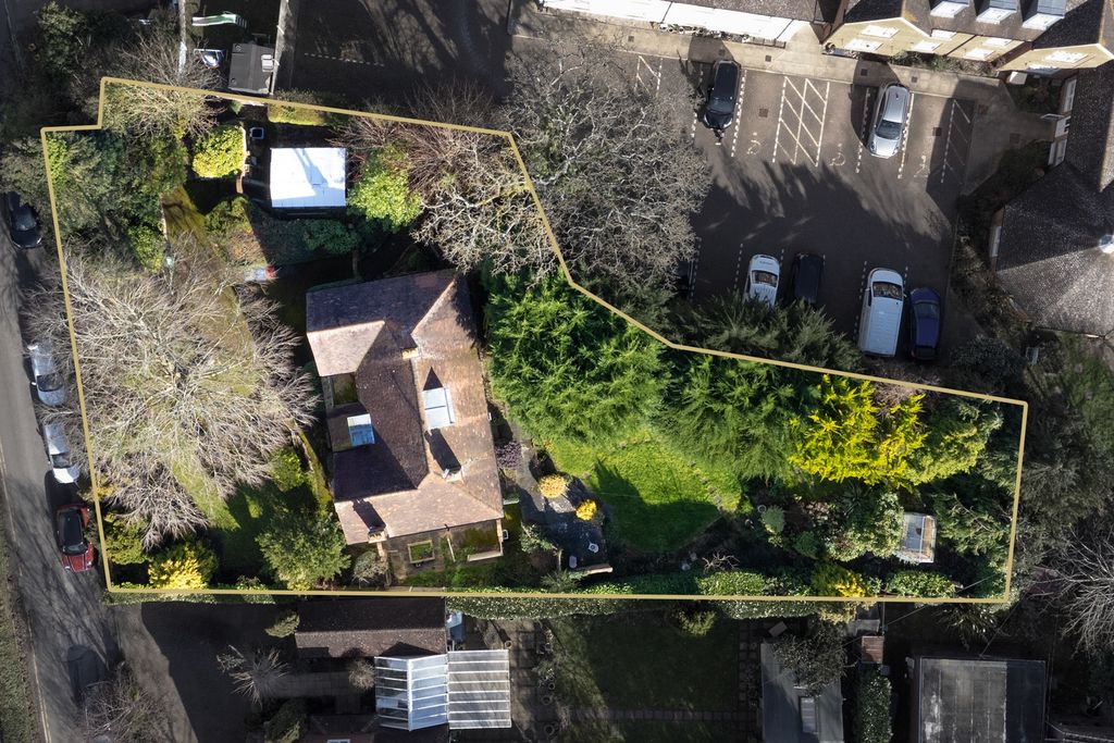 Property photo 2 of 20 4872957