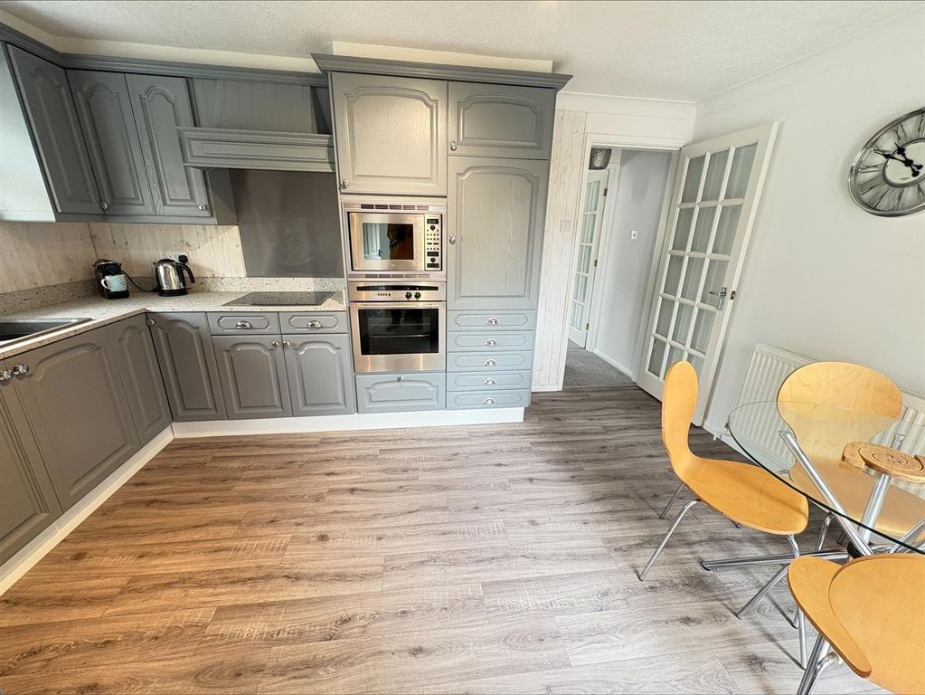 Property photo 2 of 19 3B4F06E1-E3Ff-41c9-Aed9-25Ffbb7A6B2E.Jpg