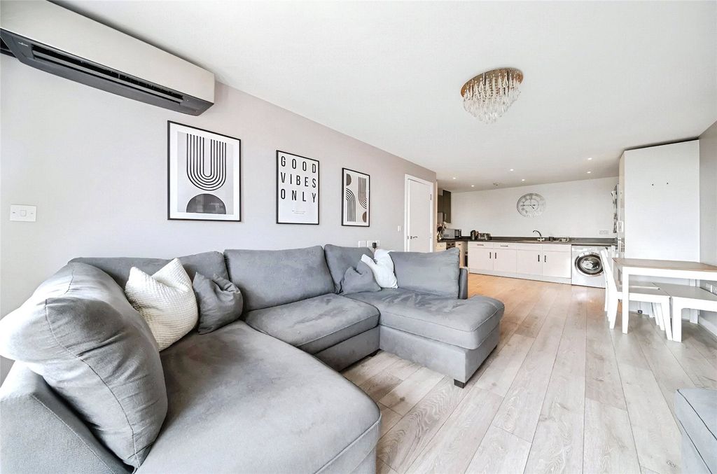Property photo 1 of 12 Reception Room