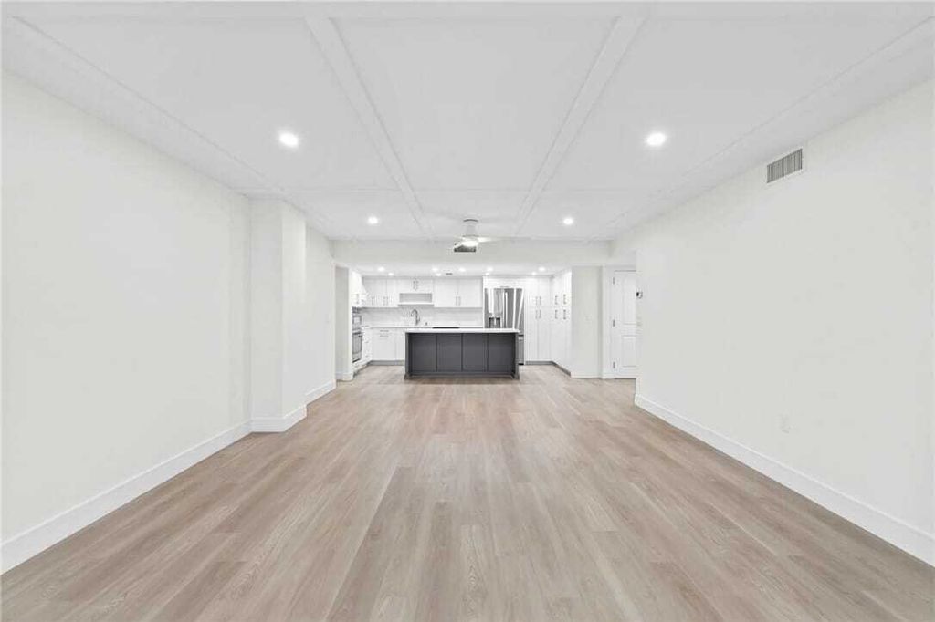 Property photo 3 of 31 <Alttext/>