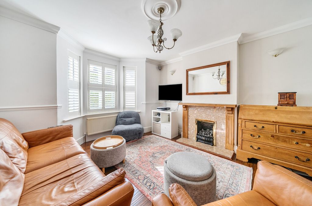 Property photo 3 of 23 1355597-14-68cd65...