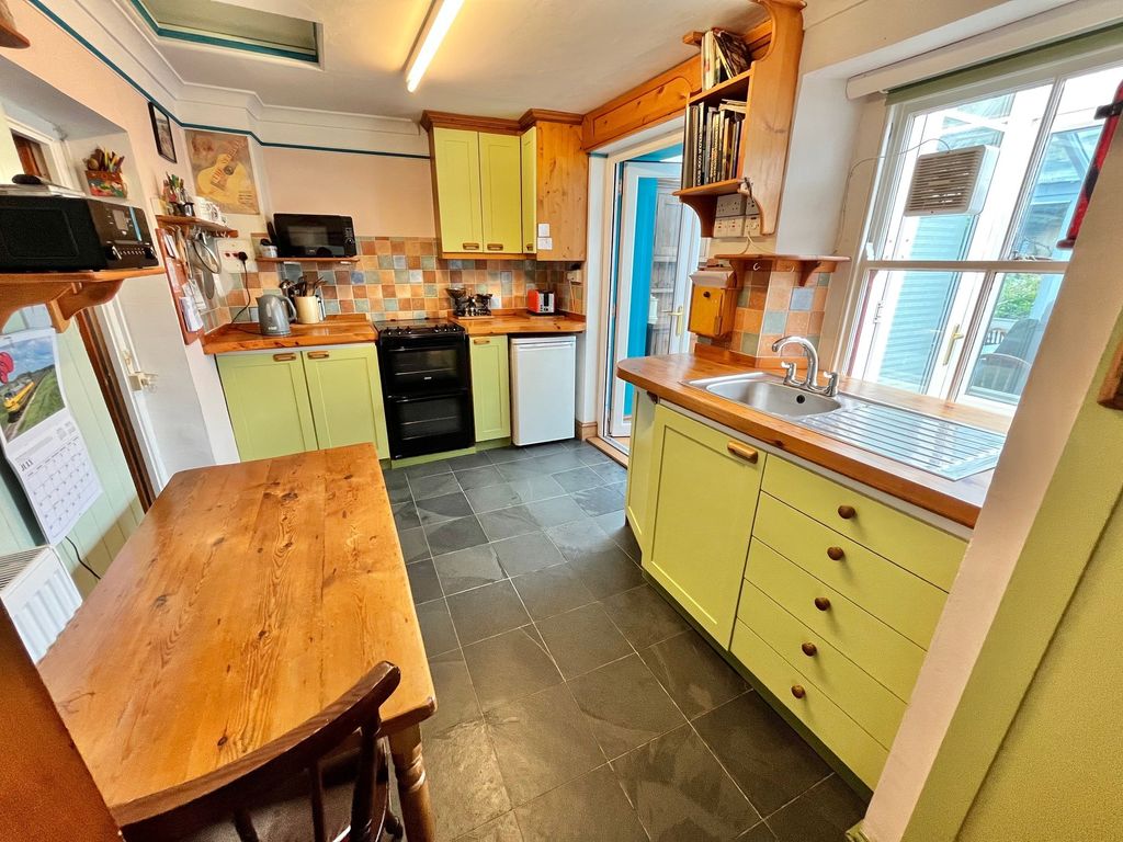 Property photo 3 of 24