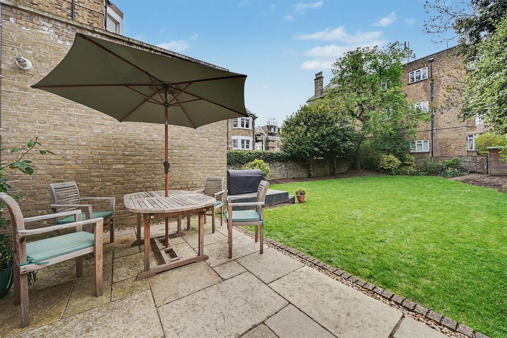 Property photo 2 of 12