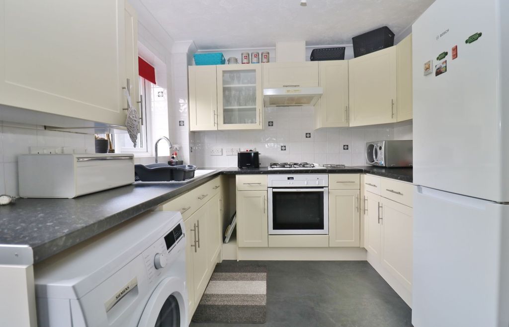 Property photo 3 of 14
