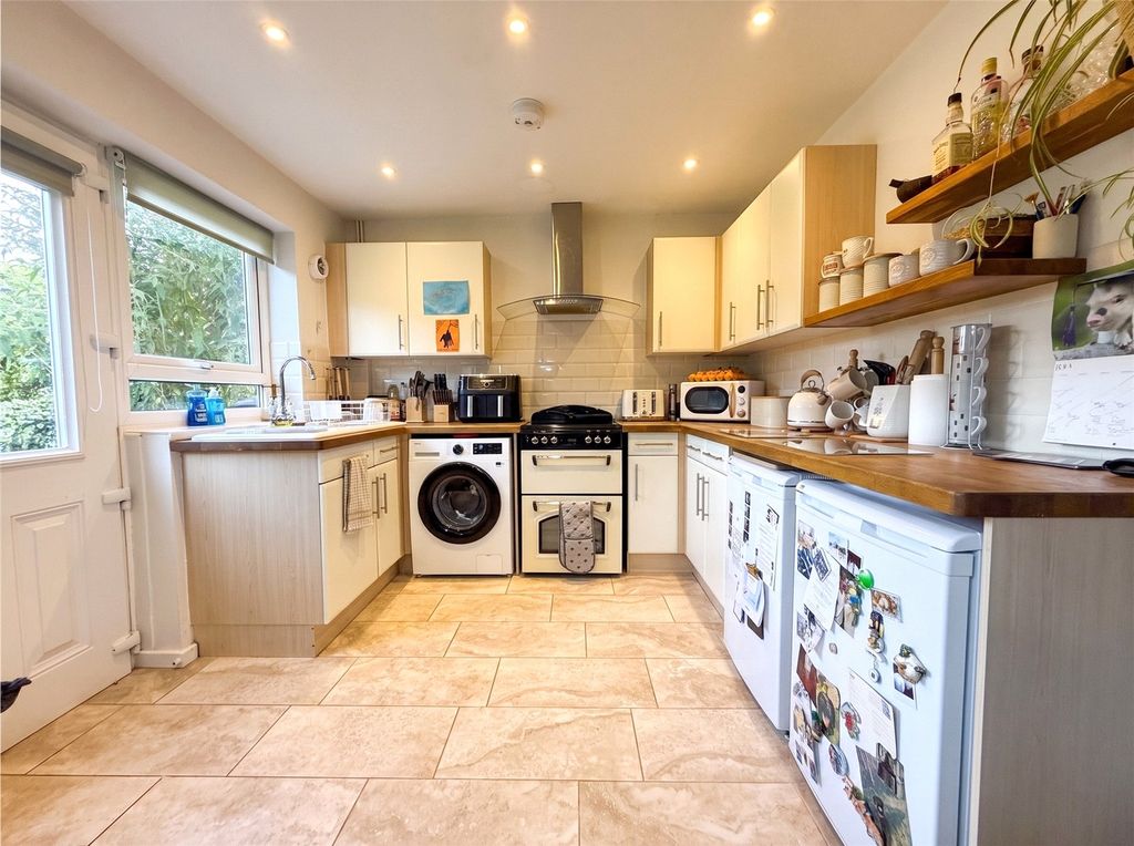 Property photo 2 of 21 Picture No. 30