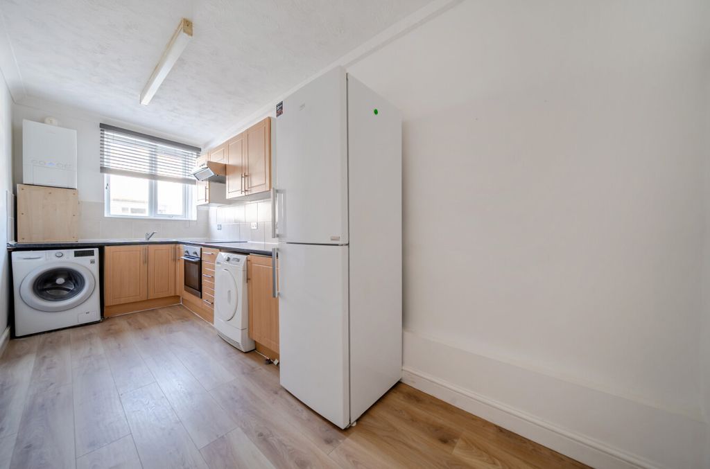 Property photo 3 of 17 1432760-9-69B9A00...