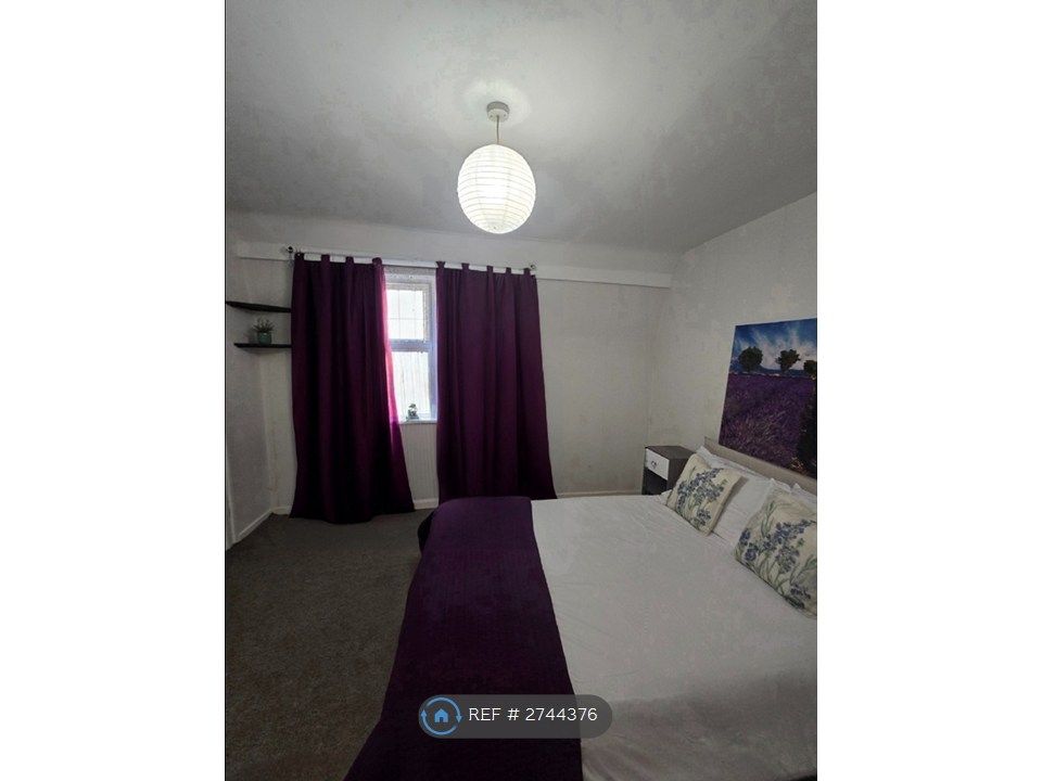 Property photo 2 of 27