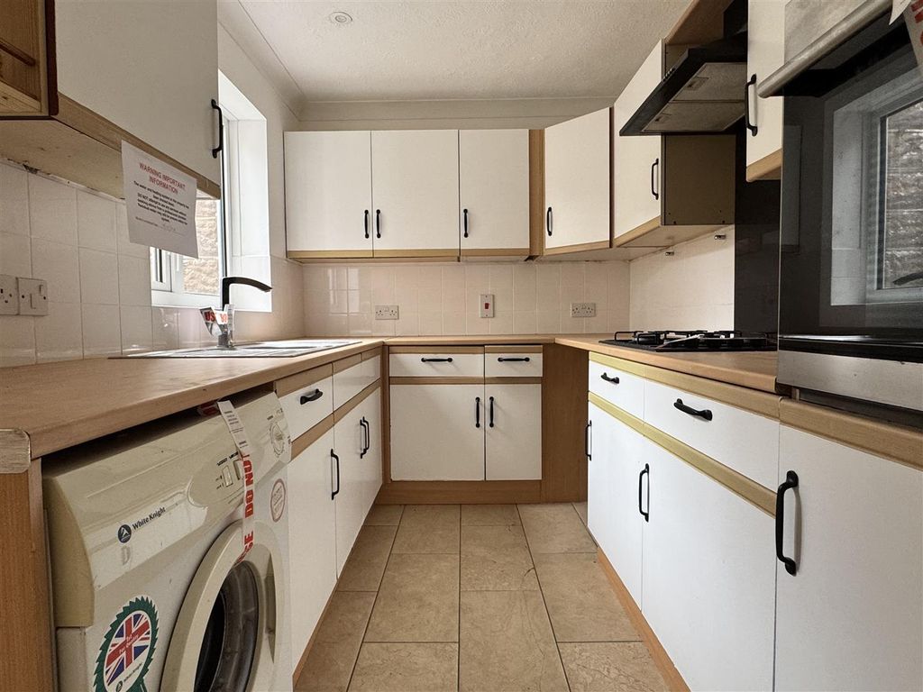 Property photo 2 of 15 Kitchen