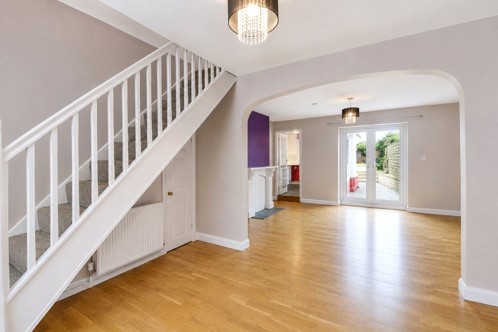 Property photo 3 of 16 3 - Picture No. 25