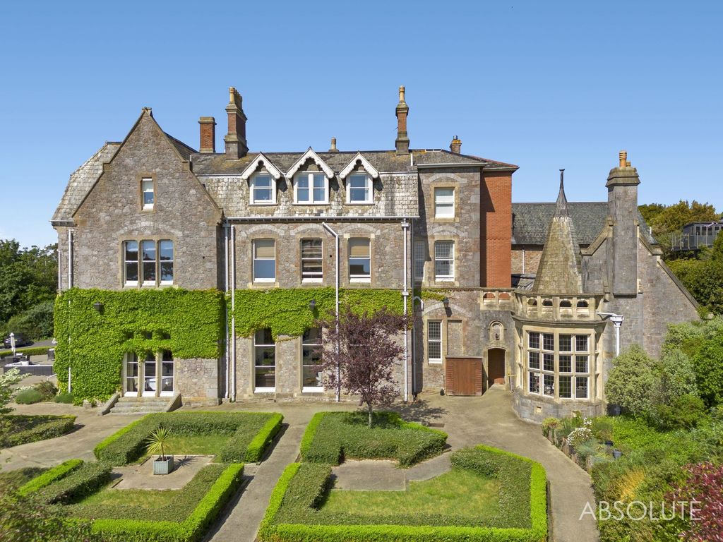 Property photo 1 of 20