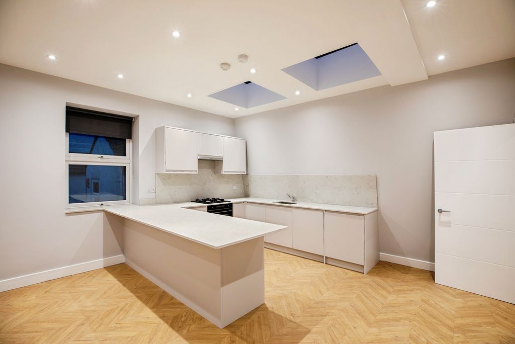 Property photo 3 of 20 Gallery