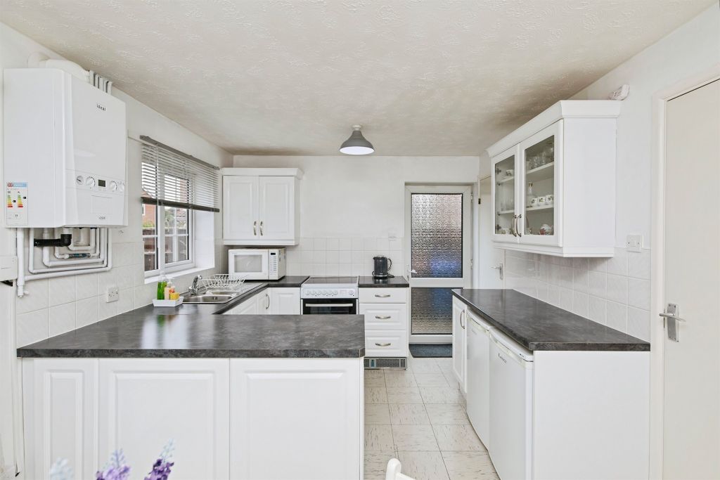 Property photo 2 of 17