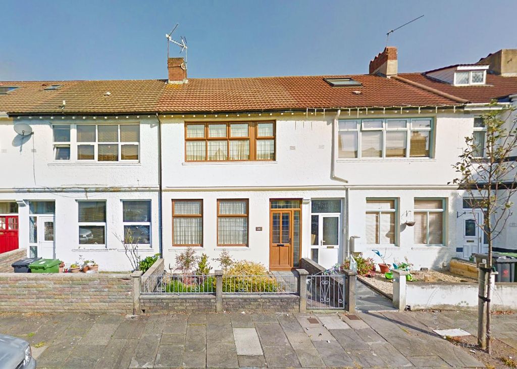 Property photo 1 of 17 Victoria Avenue-17.Jpg