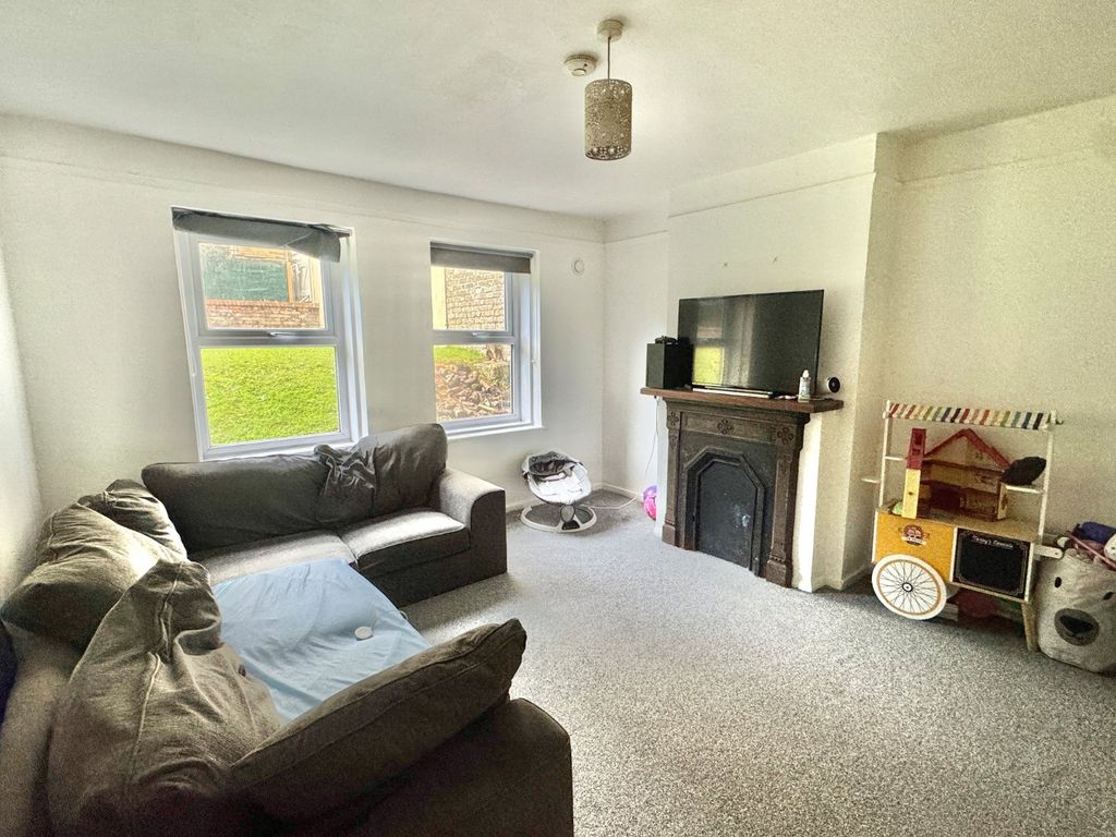 Property photo 2 of 6 Living Room