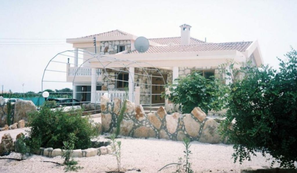 Property photo 2 of 7