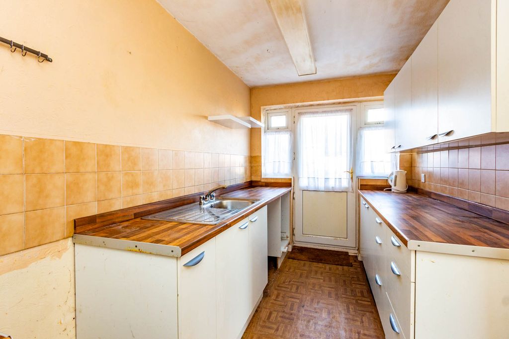 Property photo 3 of 8 Img_7008