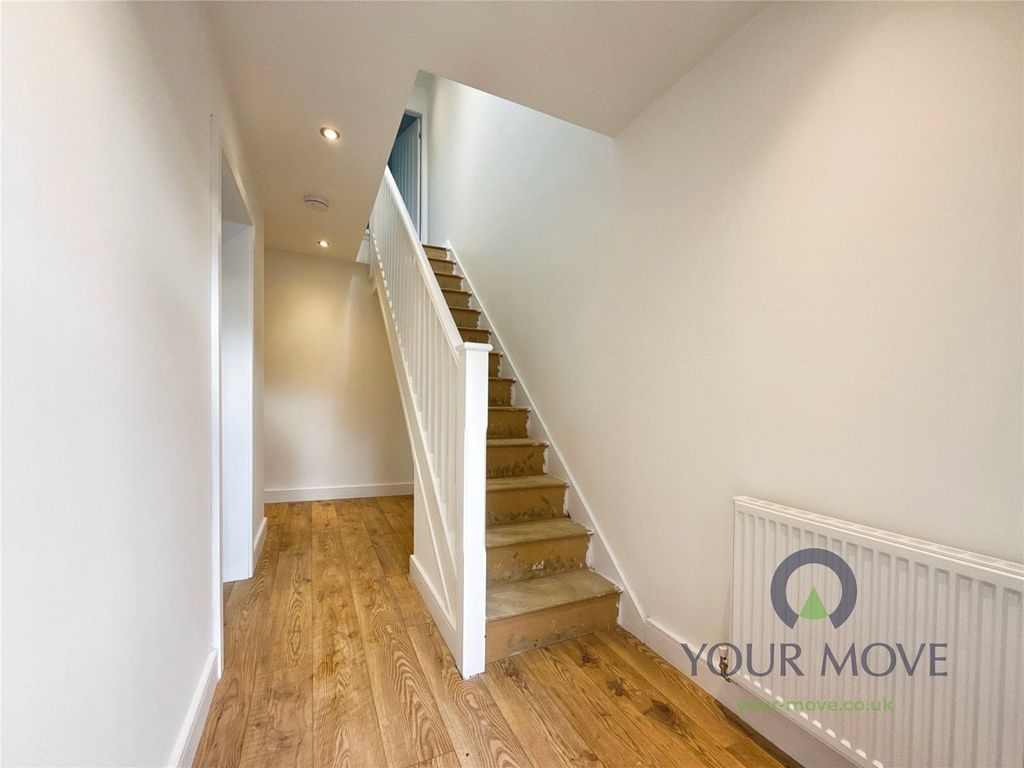 Property photo 2 of 12 Hallway