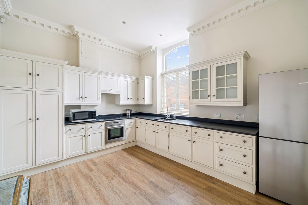 Property photo 2 of 13 Image