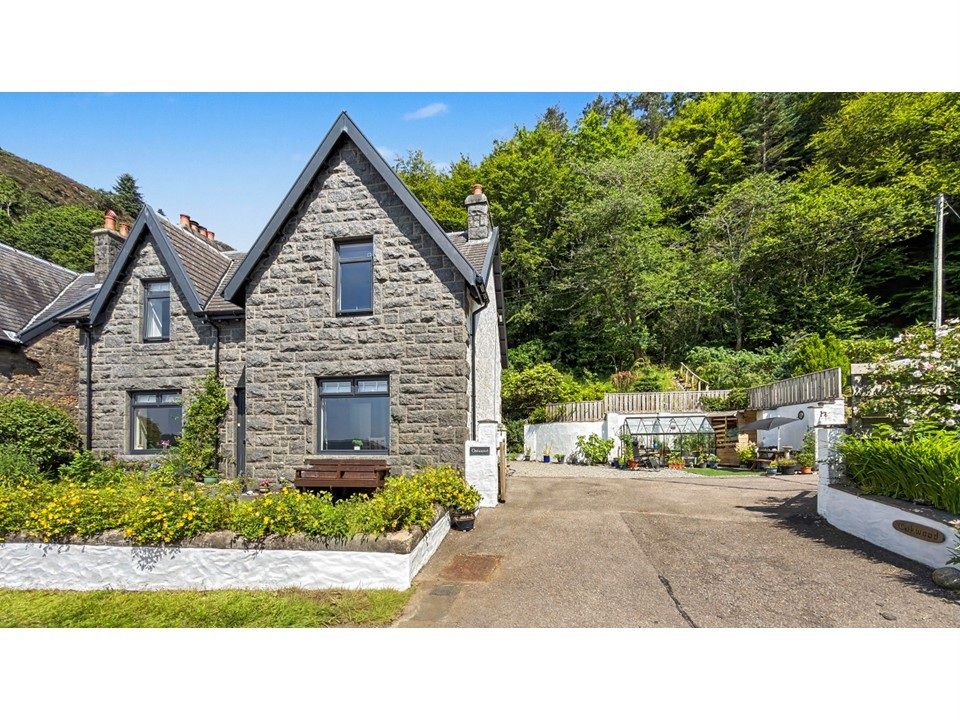 Property photo 2 of 43