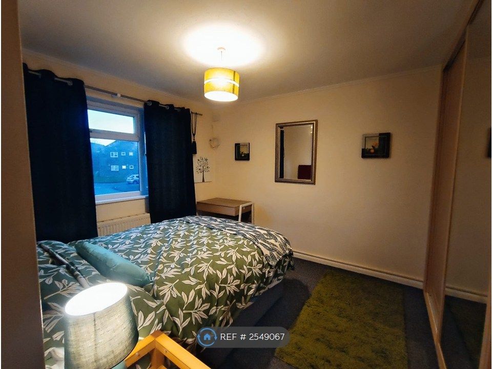 Property photo 3 of 8 Large Double Front Room