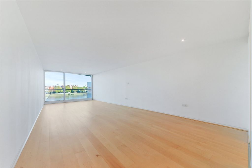 Property photo 3 of 11 Picture No. 07