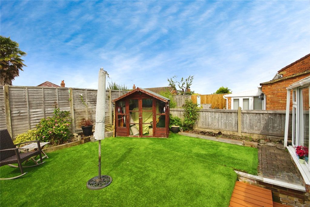 Property photo 2 of 17 Picture No. 21