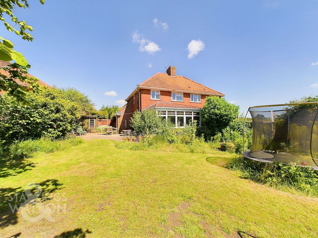 Property photo 2 of 25