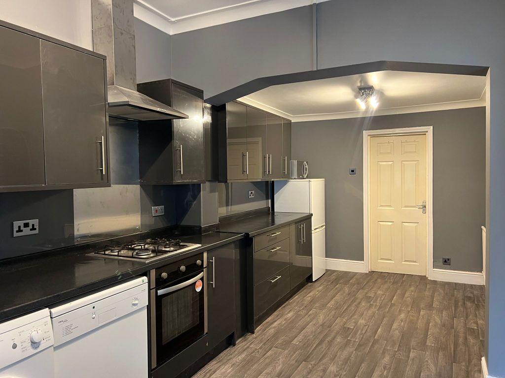 Property photo 2 of 33