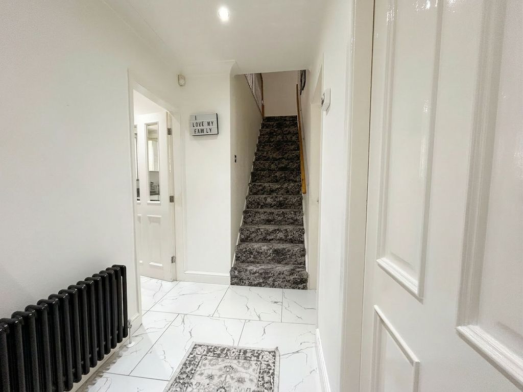 Property photo 3 of 26