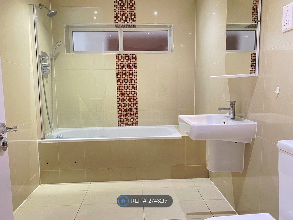 Property photo 3 of 8 Bathroom