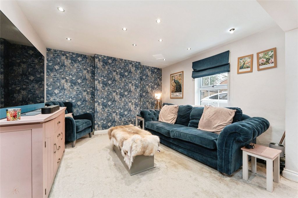 Property photo 3 of 27 Picture No. 16