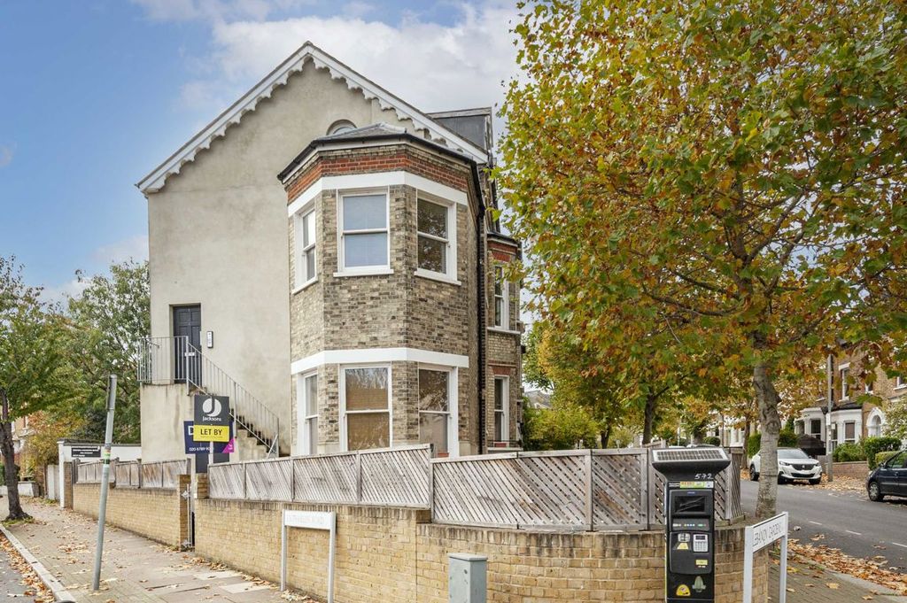 Property photo 1 of 5