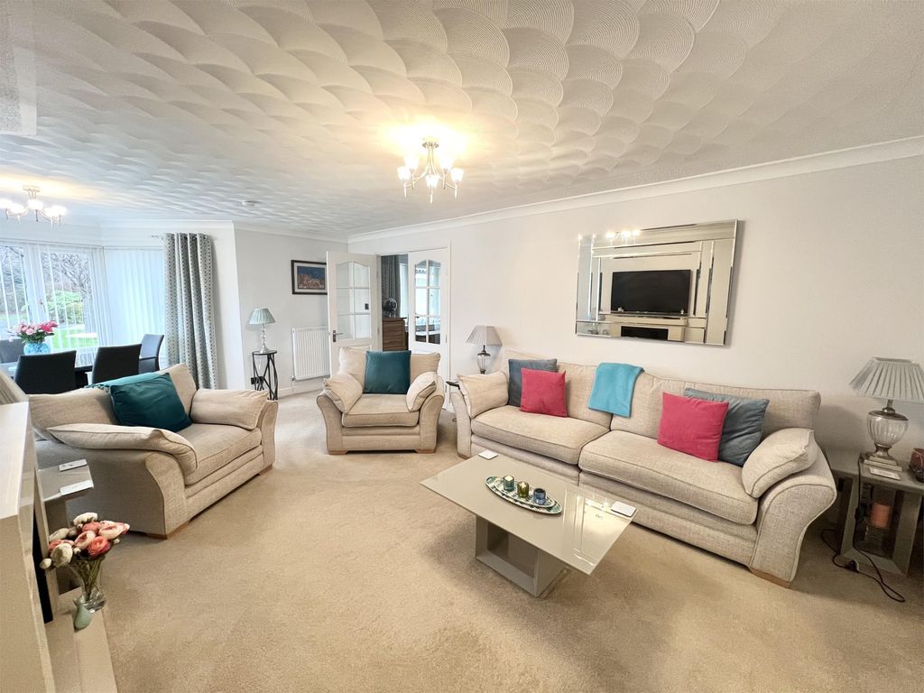 Property photo 3 of 28