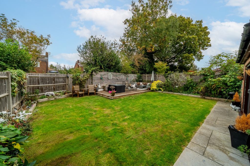 Property photo 2 of 15 Picture No. 14