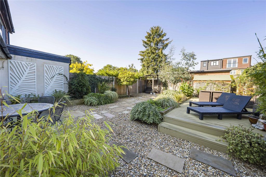 Property photo 3 of 19 Picture No. 16