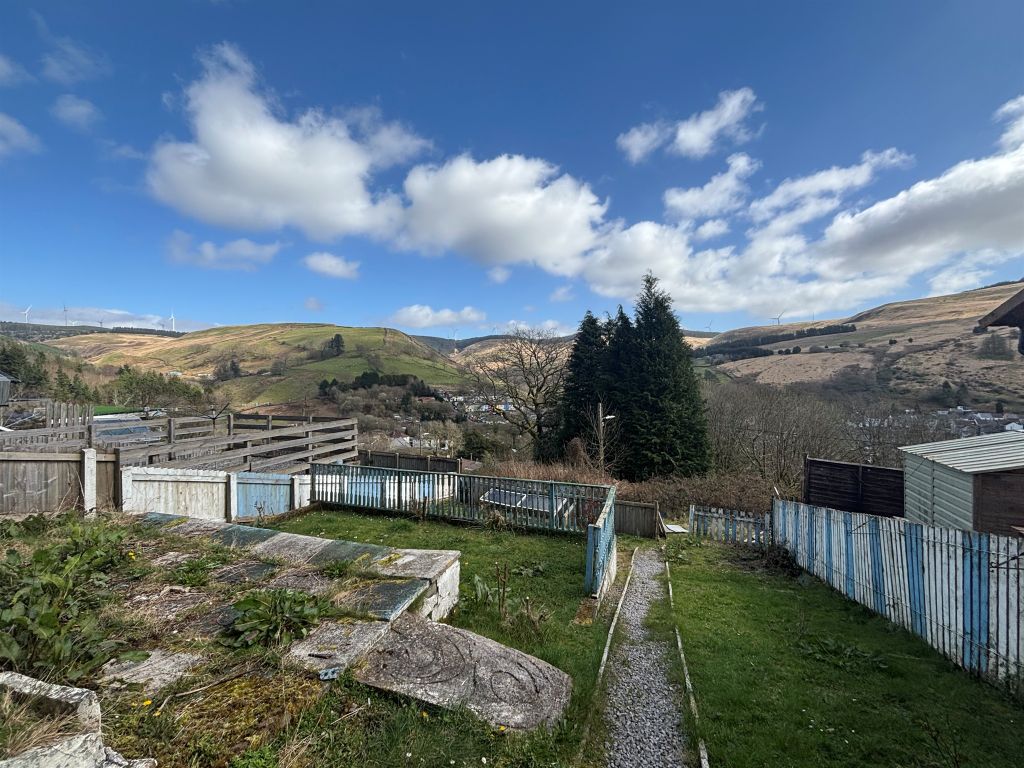 Property photo 2 of 23