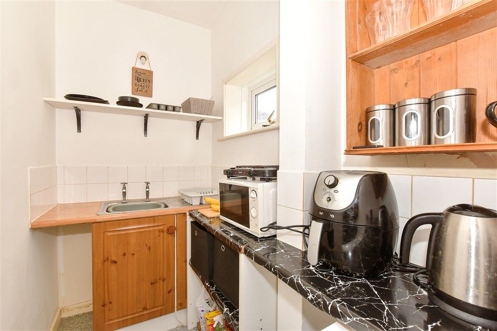 Property photo 3 of 6 Kitchen