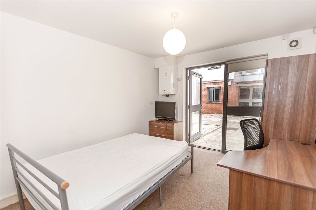 Property photo 2 of 10 Picture No. 20