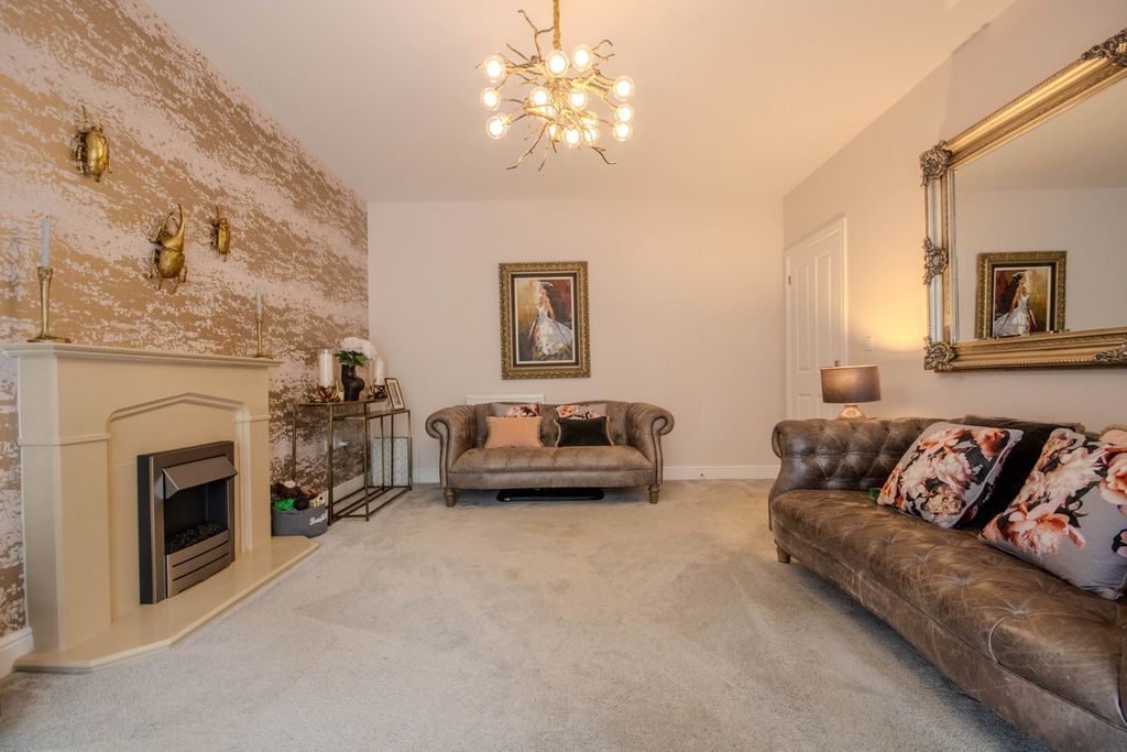 Property photo 1 of 32