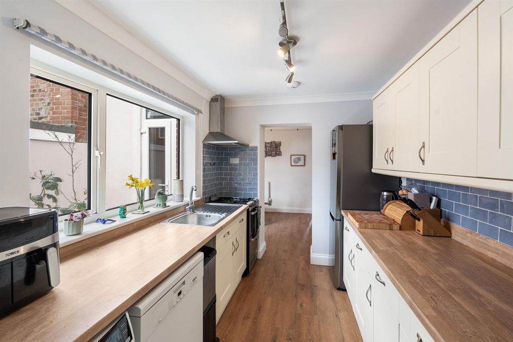 Property photo 1 of 19 147Cambridgestreet-016.Jpg