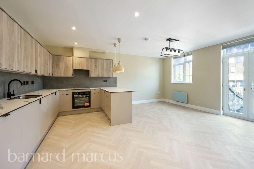 Property photo 1 of 8 Kitchen